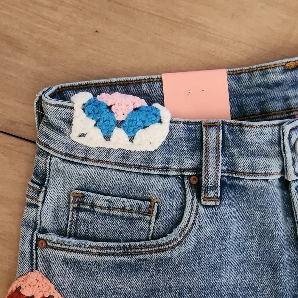 Sold Out Blank NYC kids crochet denim jean shorts - Picture 8 of 8
